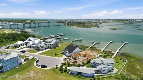 135 Gallants Point Road Beaufort NC 28516