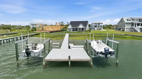 135 Gallants Point Road Beaufort NC 28516