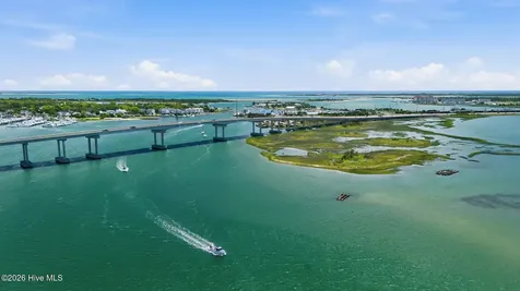 135 Gallants Point Road Beaufort NC 28516