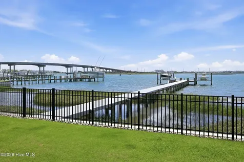 135 Gallants Point Road Beaufort NC 28516
