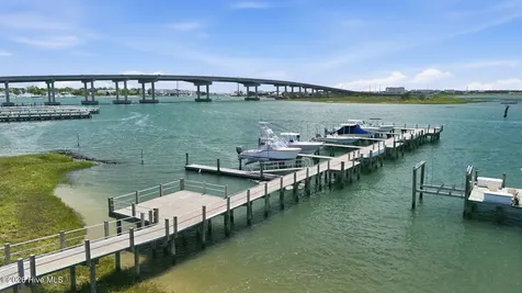 135 Gallants Point Road Beaufort NC 28516