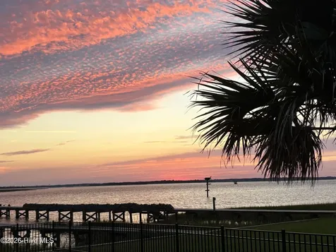 135 Gallants Point Road Beaufort NC 28516