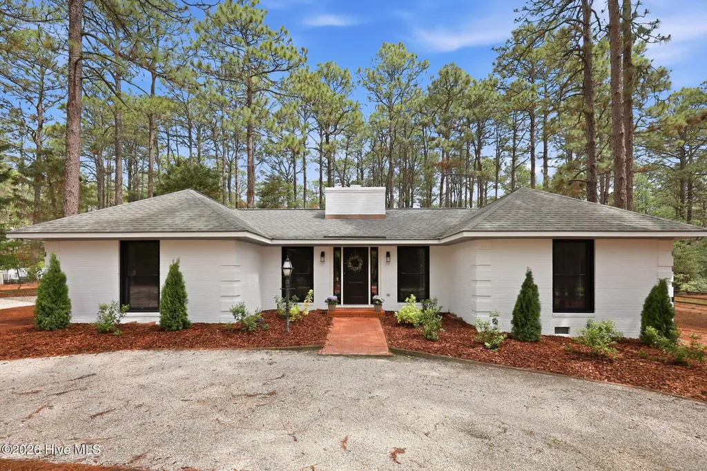 355 Serpentine Drive Southern Pines NC 28387