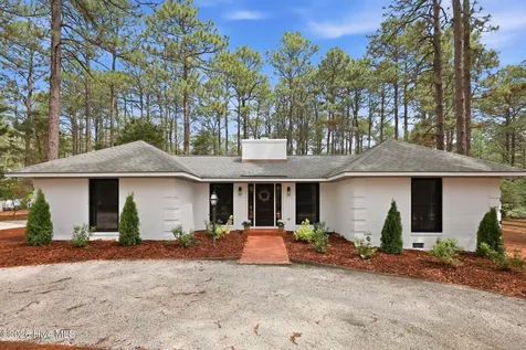355 Serpentine Drive Southern Pines NC 28387