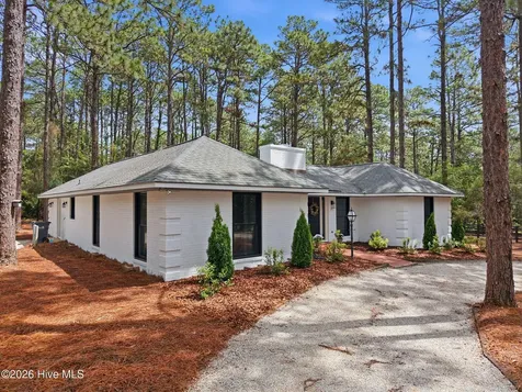 355 Serpentine Drive Southern Pines NC 28387