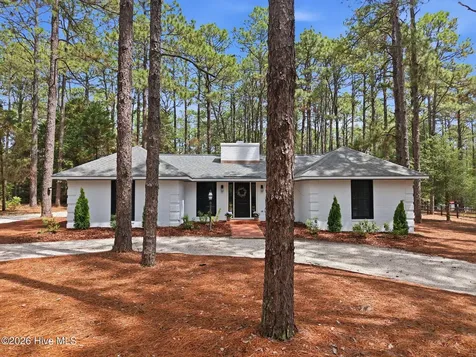 355 Serpentine Drive Southern Pines NC 28387