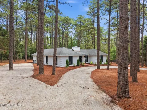 355 Serpentine Drive Southern Pines NC 28387