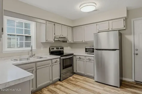 2038 Hunters Ridge Drive Midway Park NC 28544
