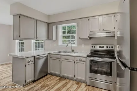 2038 Hunters Ridge Drive Midway Park NC 28544