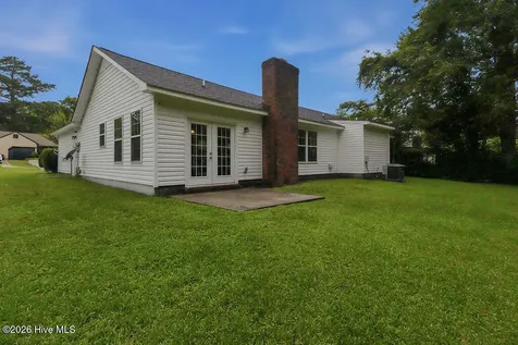 2038 Hunters Ridge Drive Midway Park NC 28544