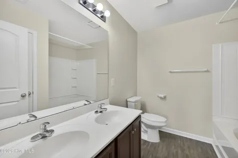 457 Old Charleston Drive SE Bolivia NC 28422