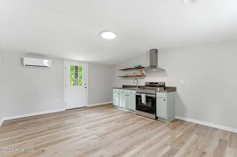 73 J E Batson Road Hampstead NC 28443