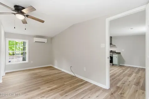 73 J E Batson Road Hampstead NC 28443