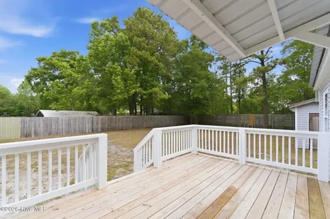 73 J E Batson Road Hampstead NC 28443