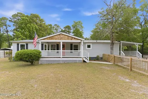 73 J E Batson Road Hampstead NC 28443