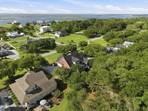 105 Harold Avenue Swansboro NC 28584