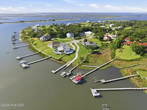 105 Harold Avenue Swansboro NC 28584