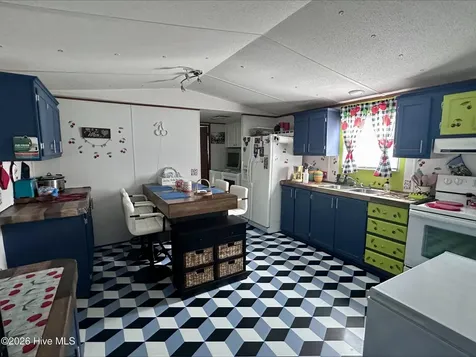945 Mirror Lake Drive Southport NC 28461