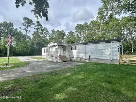 945 Mirror Lake Drive Southport NC 28461