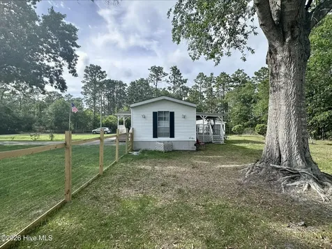 945 Mirror Lake Drive Southport NC 28461