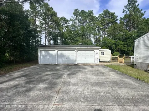 945 Mirror Lake Drive Southport NC 28461