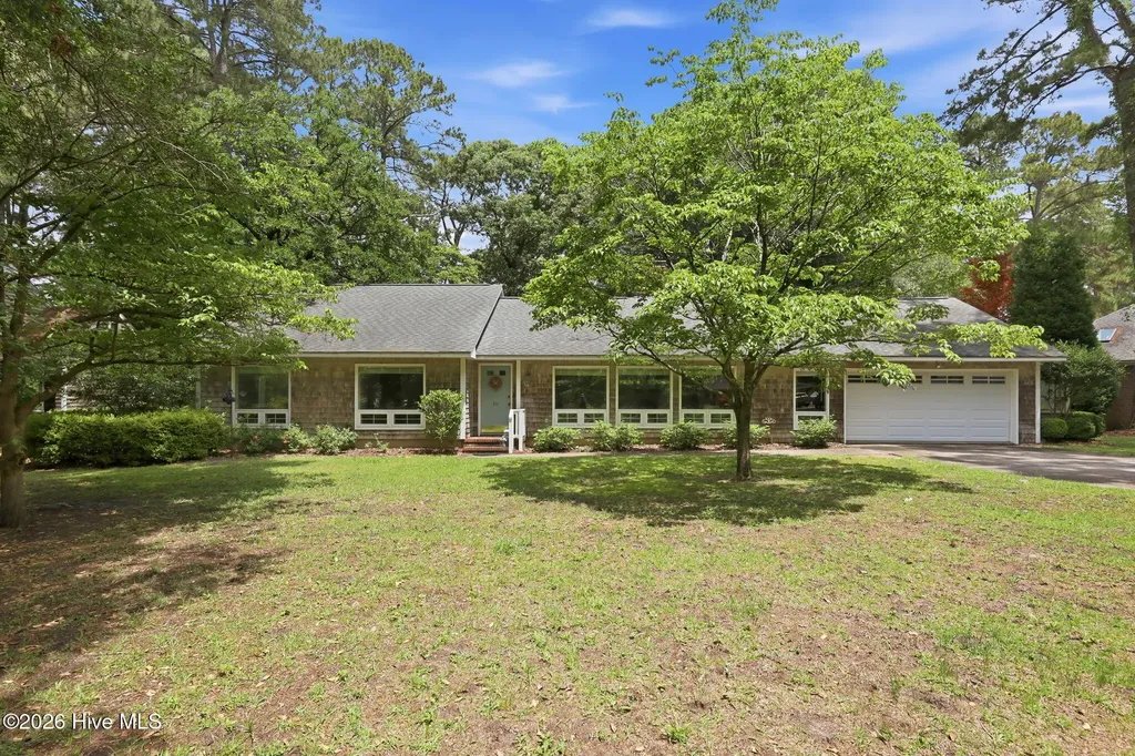 114 E Fairway Drive Washington NC 27889