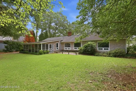 114 E Fairway Drive Washington NC 27889