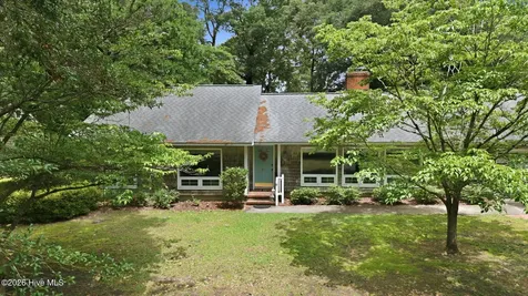114 E Fairway Drive Washington NC 27889