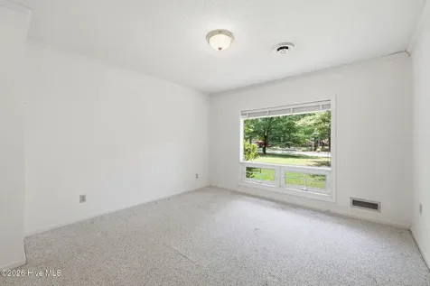 114 E Fairway Drive Washington NC 27889