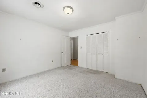114 E Fairway Drive Washington NC 27889
