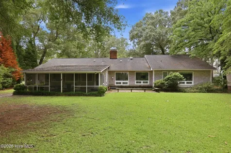 114 E Fairway Drive Washington NC 27889