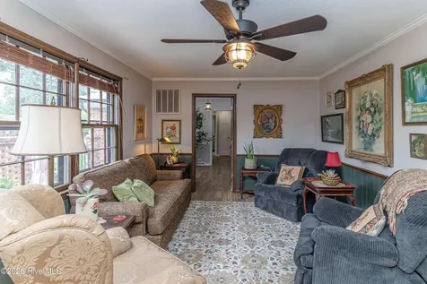 1209 W Highland Avenue Kinston NC 28501