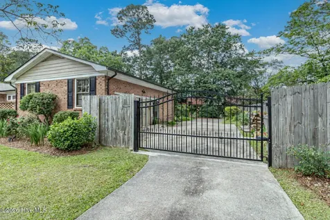 1209 W Highland Avenue Kinston NC 28501