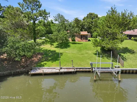319 Holly Lane Newport NC 28570