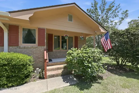 319 Holly Lane Newport NC 28570