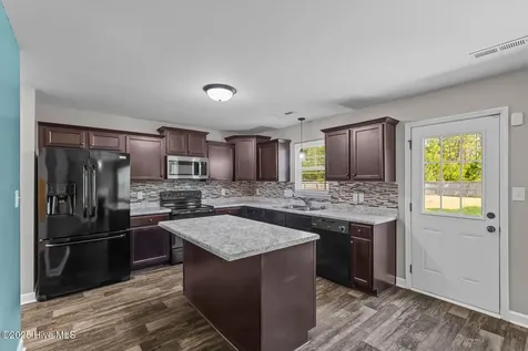 719 Addor Drive Richlands NC 28574