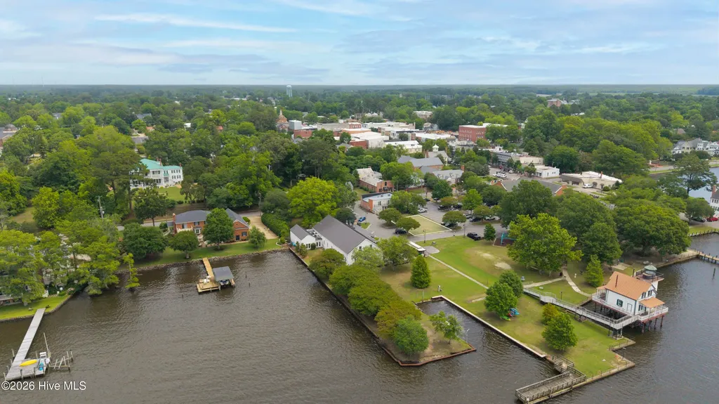 111 W Water Street Edenton NC 27932