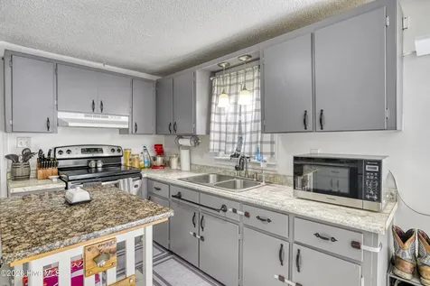 298 Comfort Road Richlands NC 28574
