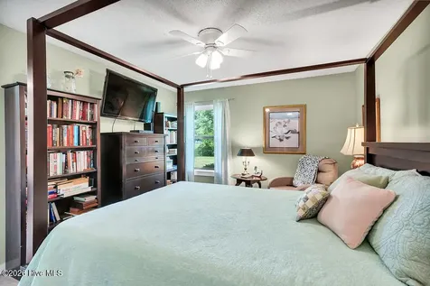 718 Azalea Drive Hampstead NC 28443