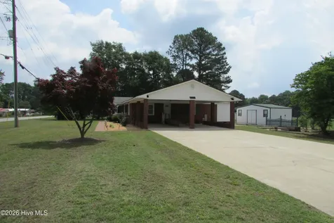 7825 Snow Hill Drive Roseboro NC 28382