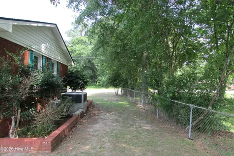 7825 Snow Hill Drive Roseboro NC 28382