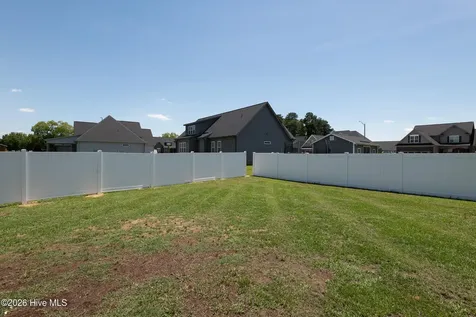 2005 Southside Drive Winterville NC 28590