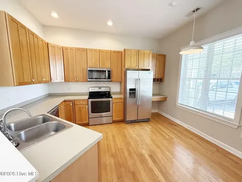 4906 Shaftesbury Place Wilmington NC 28409