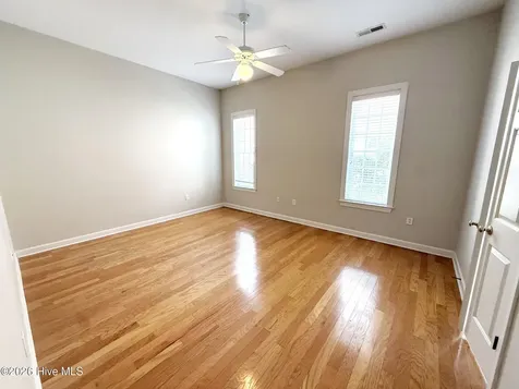 4906 Shaftesbury Place Wilmington NC 28409