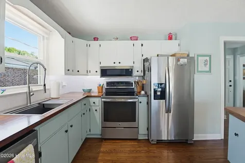 2313 Waccamaw Shores Road Lake Waccamaw NC 28450