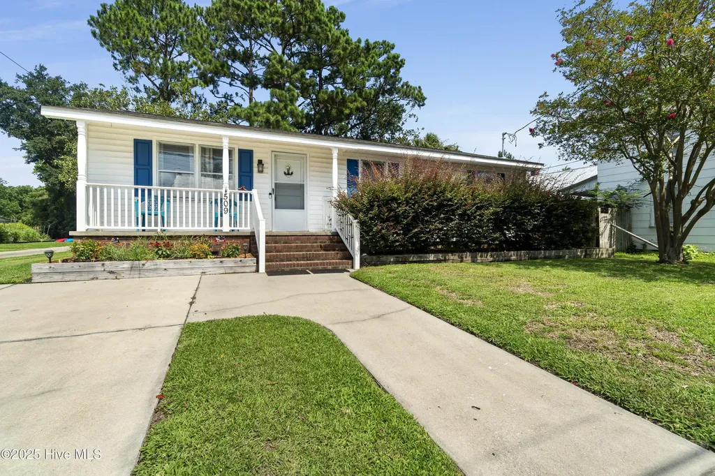 509 Broad Street Oriental NC 28571