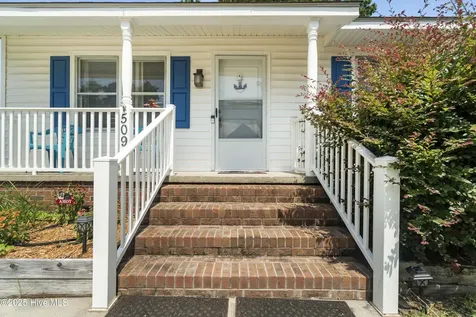 509 Broad Street Oriental NC 28571