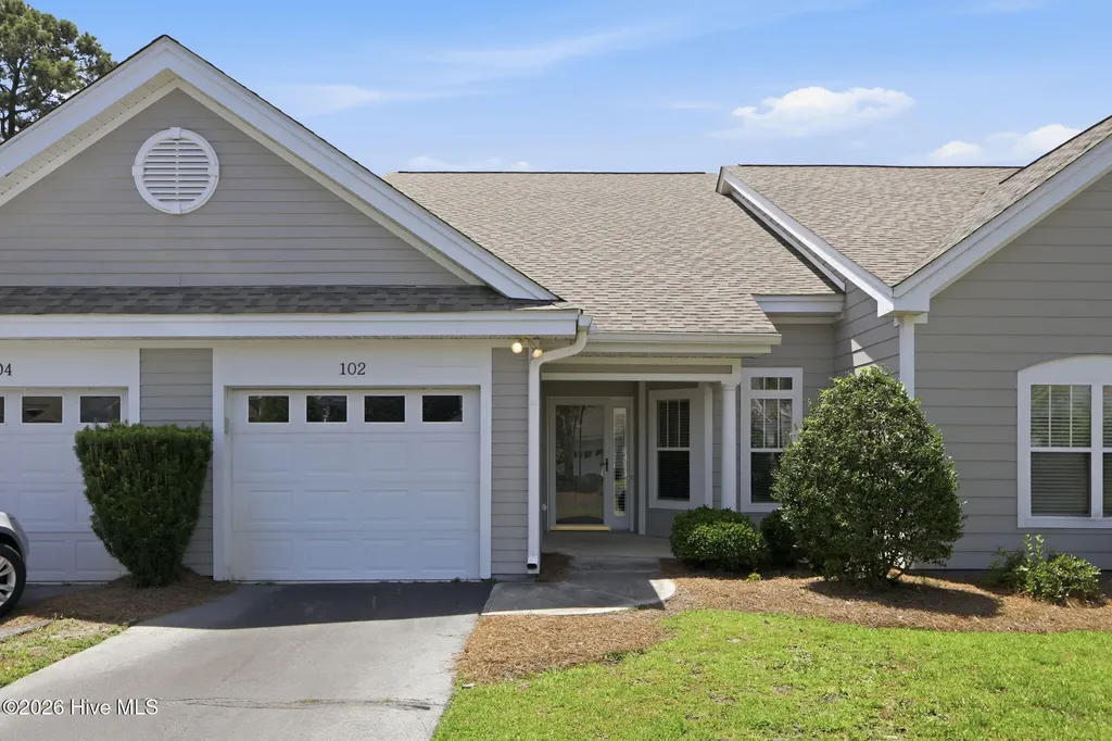 102 Oleander Court Morehead City NC 28557
