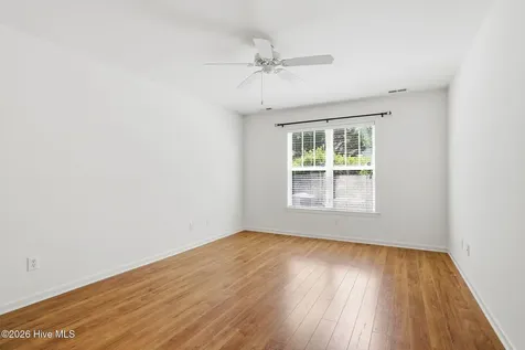 102 Oleander Court Morehead City NC 28557