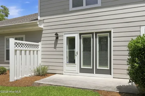 102 Oleander Court Morehead City NC 28557